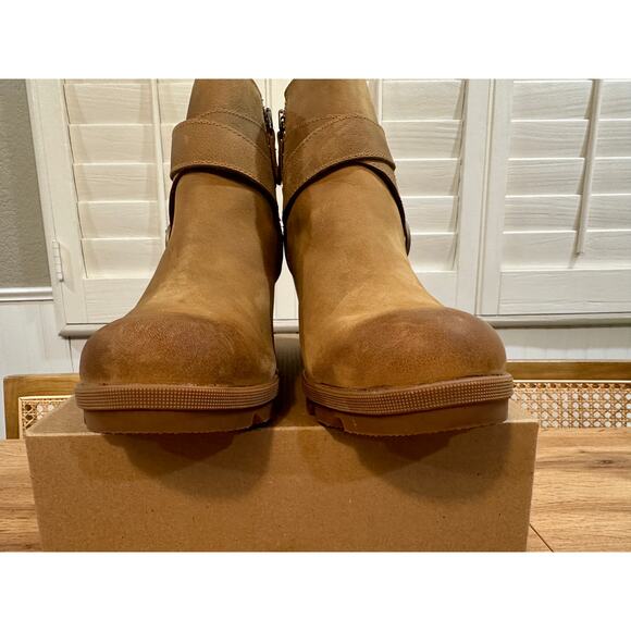 Sorel Women's Joan Of Arctic™ Wedge II Buckle Bootie WP Tan Leather Size 12 NWOB - Picture 7 of 14